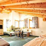 아파트 Apart Gabriele Pure Alpin Style St Anton - Mountain Hideaway With Sommercard Premium & Dogs Welcome 장크트안톤암아를베르크
